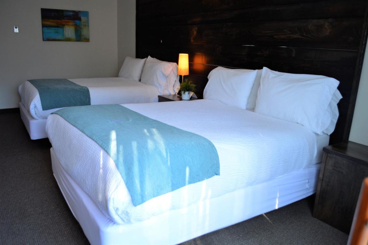 3 Pines Lodge Muskoka Хантсвилл Экстерьер фото