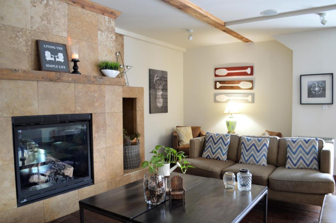 3 Pines Lodge Muskoka Хантсвилл Экстерьер фото