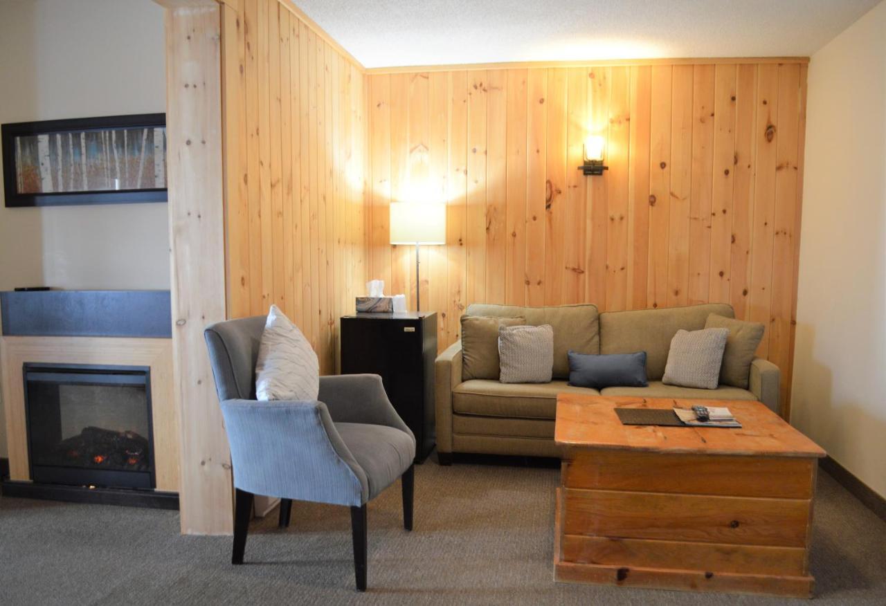 3 Pines Lodge Muskoka Хантсвилл Экстерьер фото