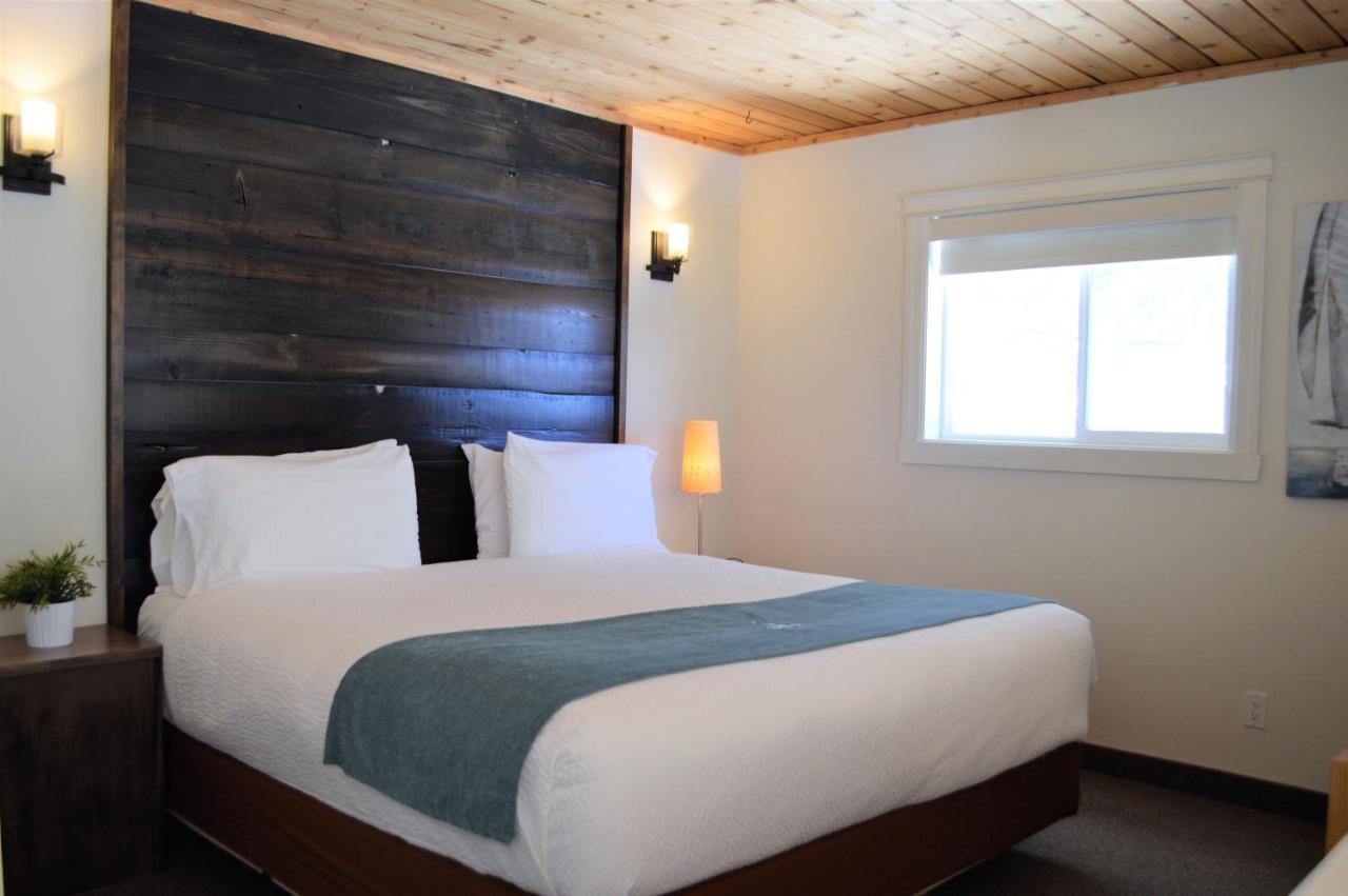 3 Pines Lodge Muskoka Хантсвилл Экстерьер фото