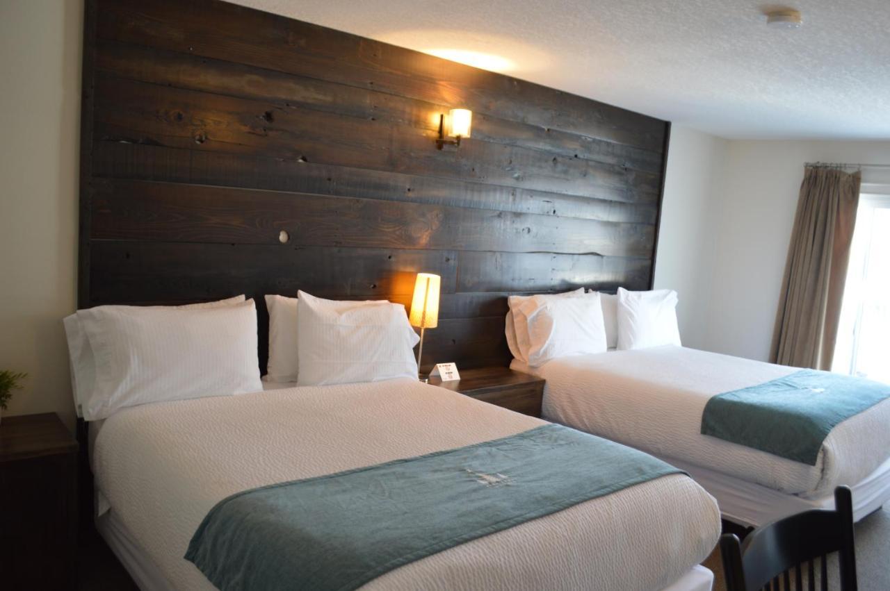 3 Pines Lodge Muskoka Хантсвилл Экстерьер фото