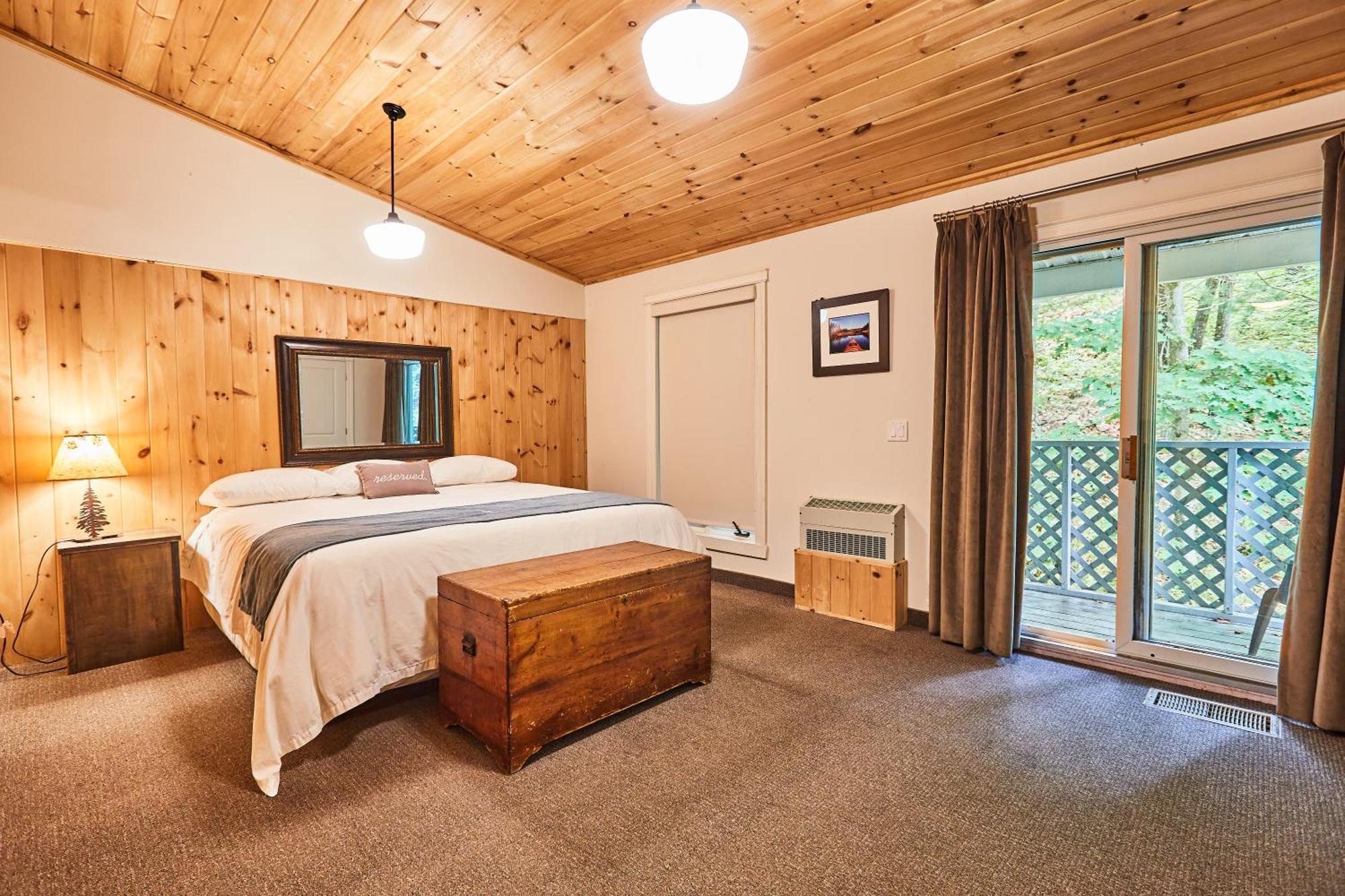 3 Pines Lodge Muskoka Хантсвилл Экстерьер фото