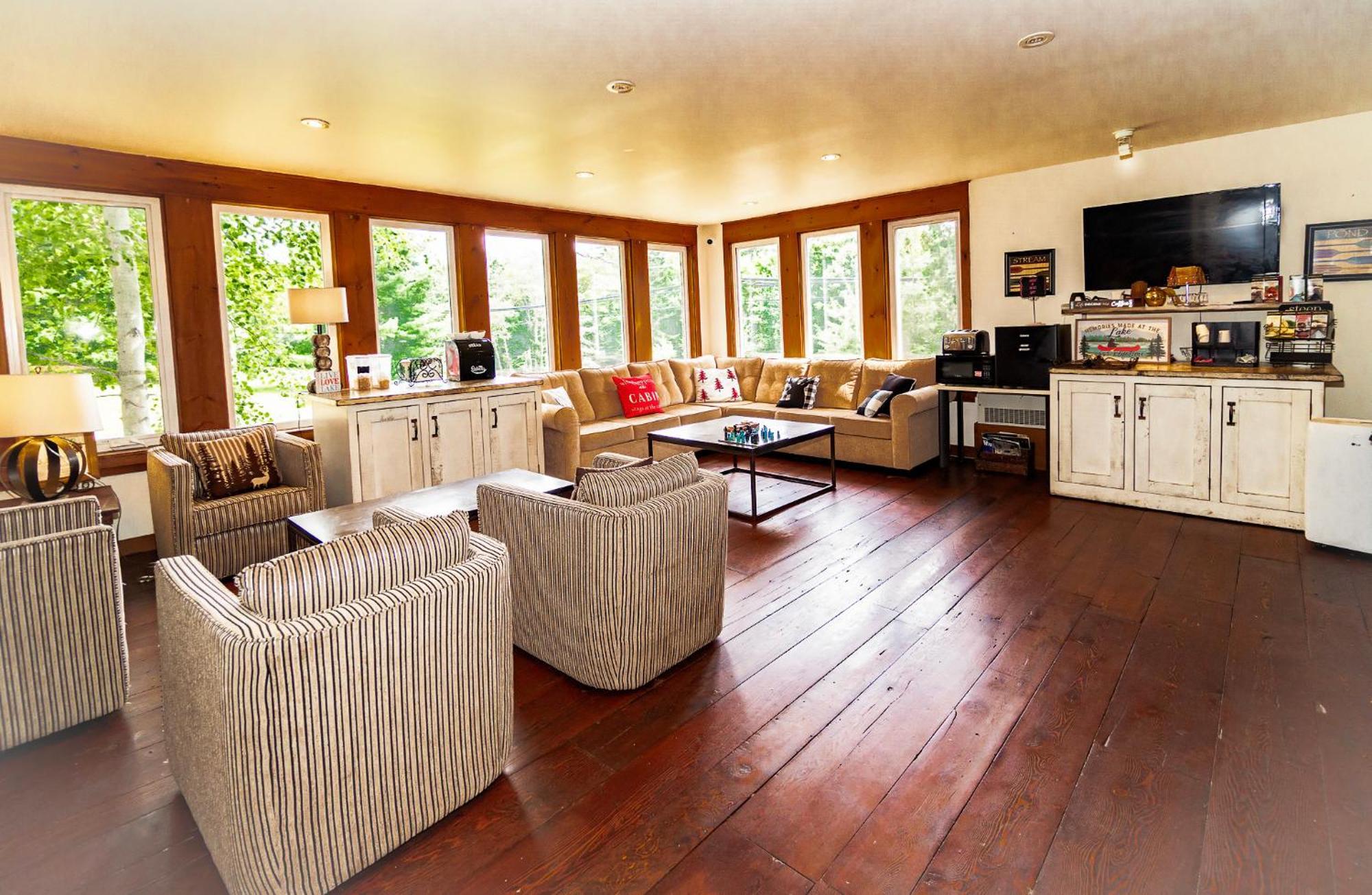 3 Pines Lodge Muskoka Хантсвилл Экстерьер фото