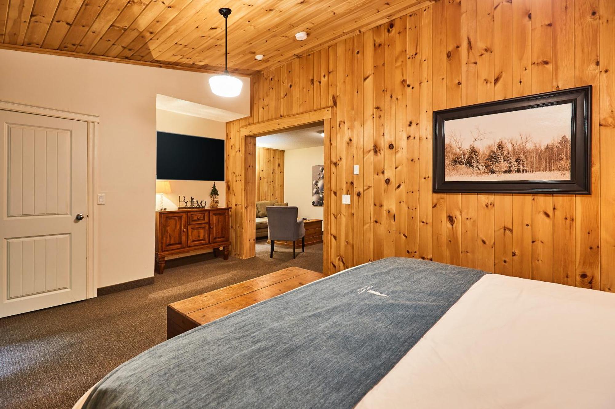 3 Pines Lodge Muskoka Хантсвилл Экстерьер фото