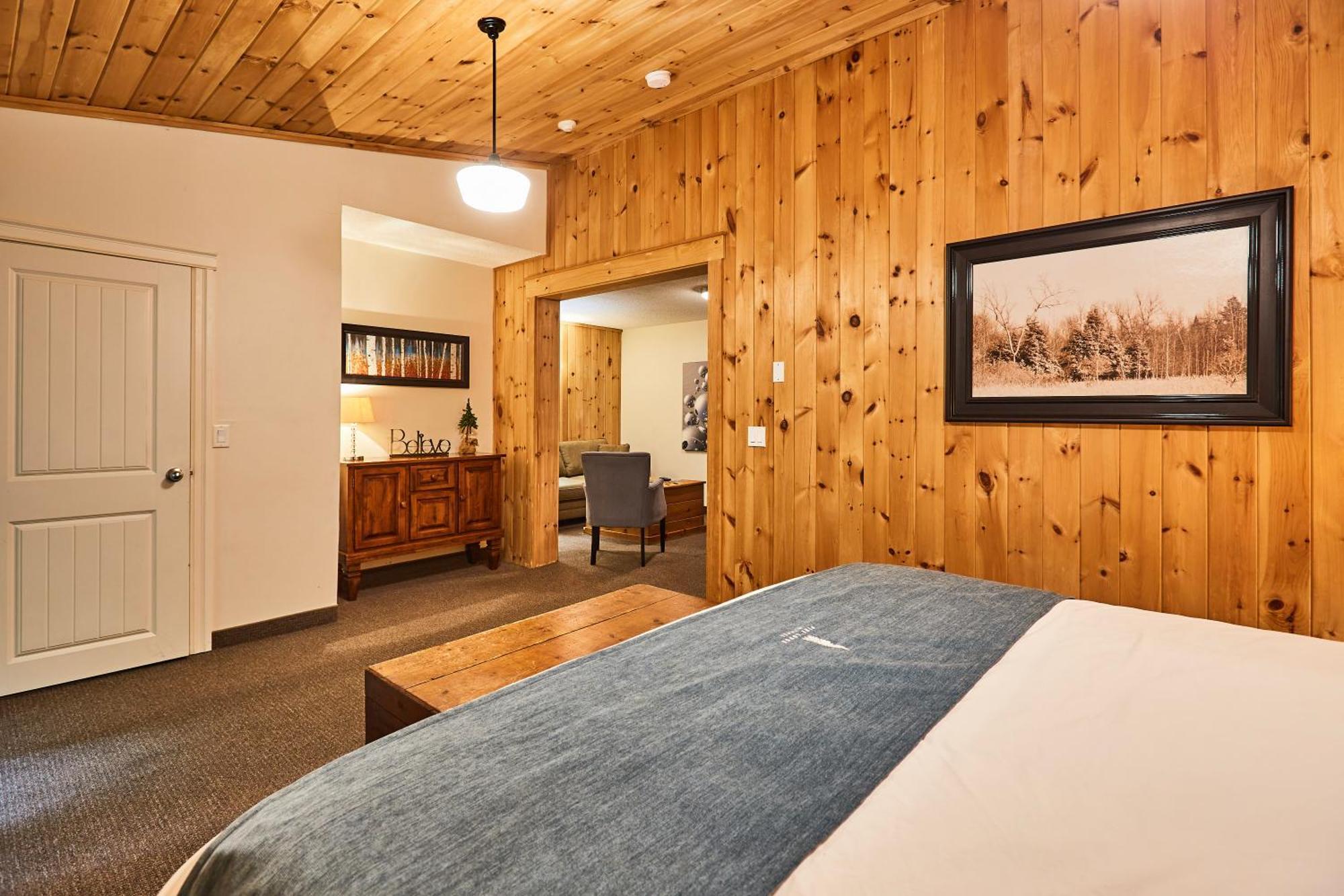 3 Pines Lodge Muskoka Хантсвилл Экстерьер фото