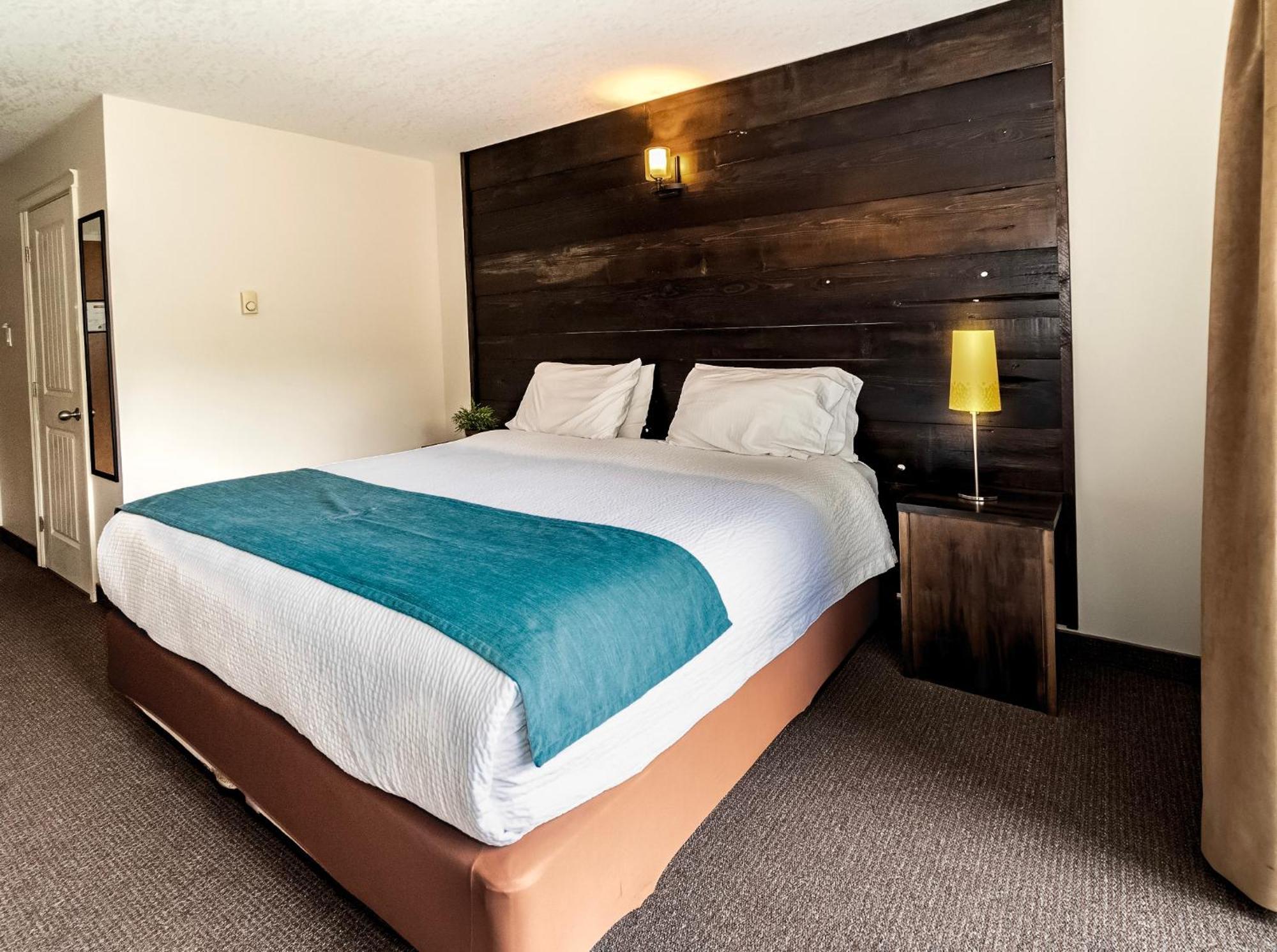 3 Pines Lodge Muskoka Хантсвилл Экстерьер фото