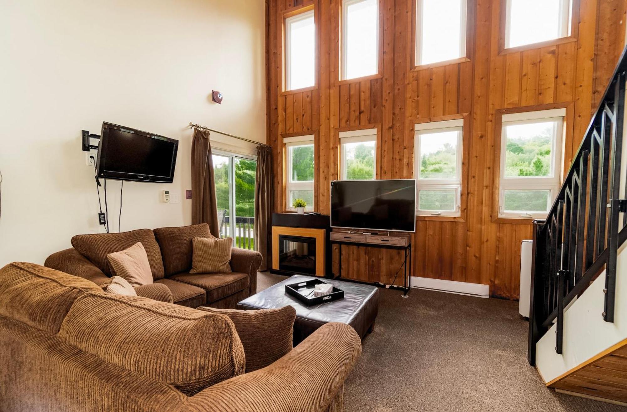 3 Pines Lodge Muskoka Хантсвилл Экстерьер фото